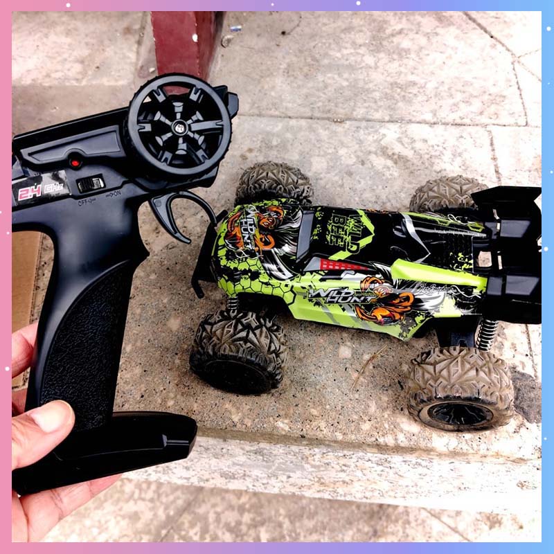 Wildman Hunting & Outdoor Robertson - سيارة WILD HUNT RC نصف تناظرية